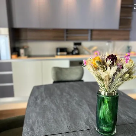 Bw Terrace Floor With River View & Self Check-in * Belgrado