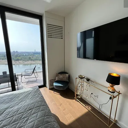 Appartamento Bw Terrace Floor With River View & Self Check-in *